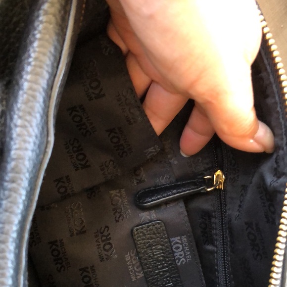 Michael Kors black pebble grain bag - Picture 7 of 10